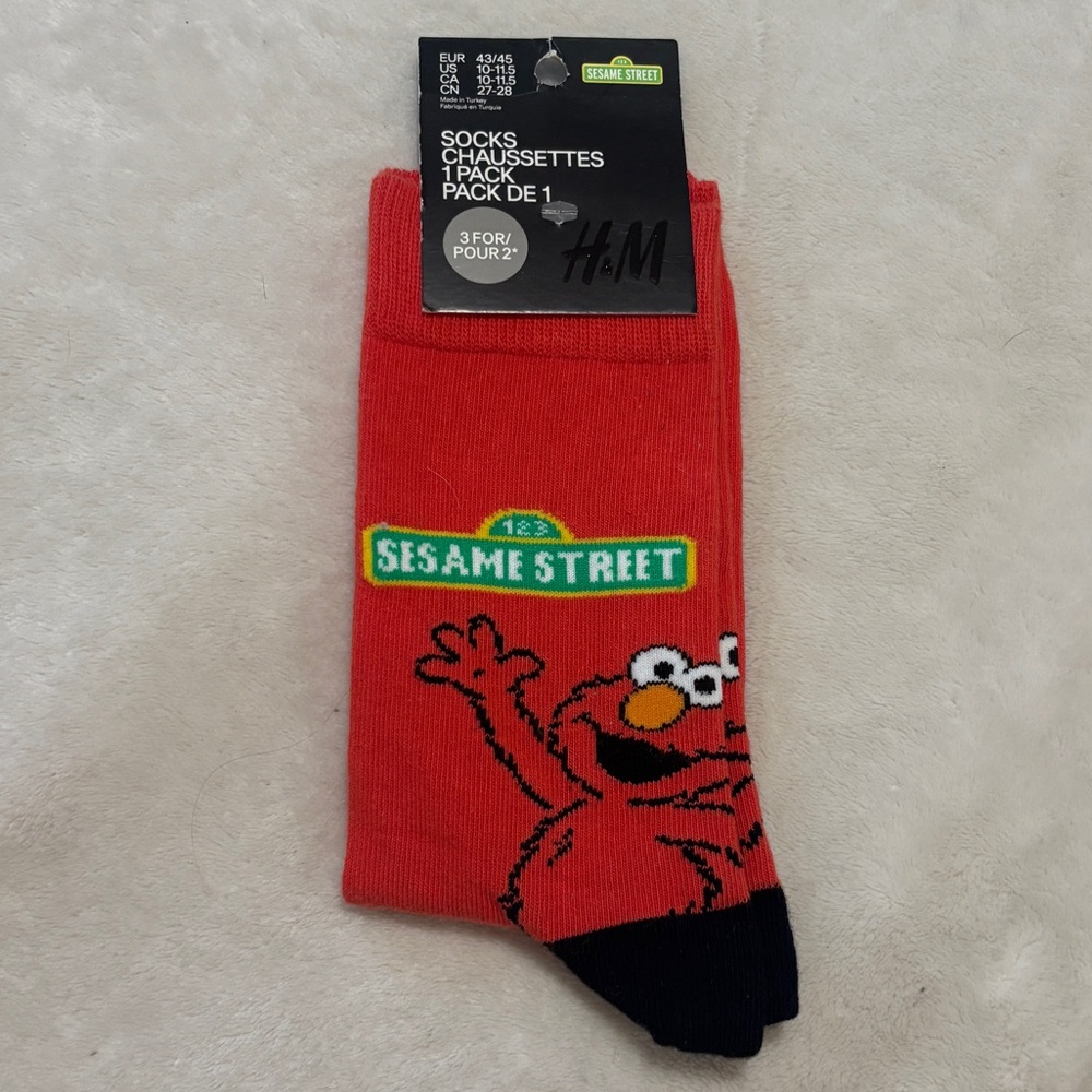 🔥FREE with purchase H&M Sesame Street Elmo Red Socks
